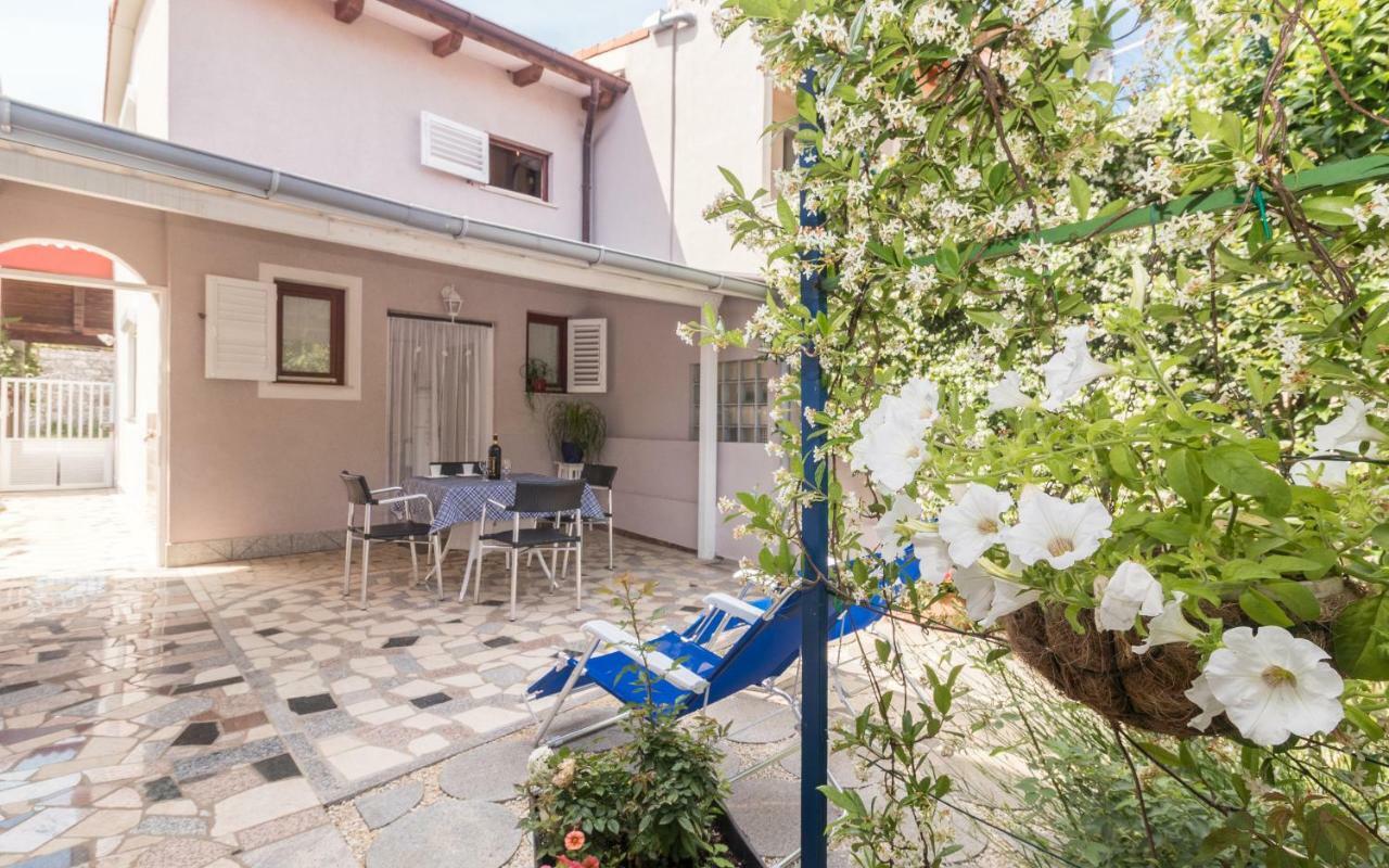 Holiday Home Nadia Пула Экстерьер фото